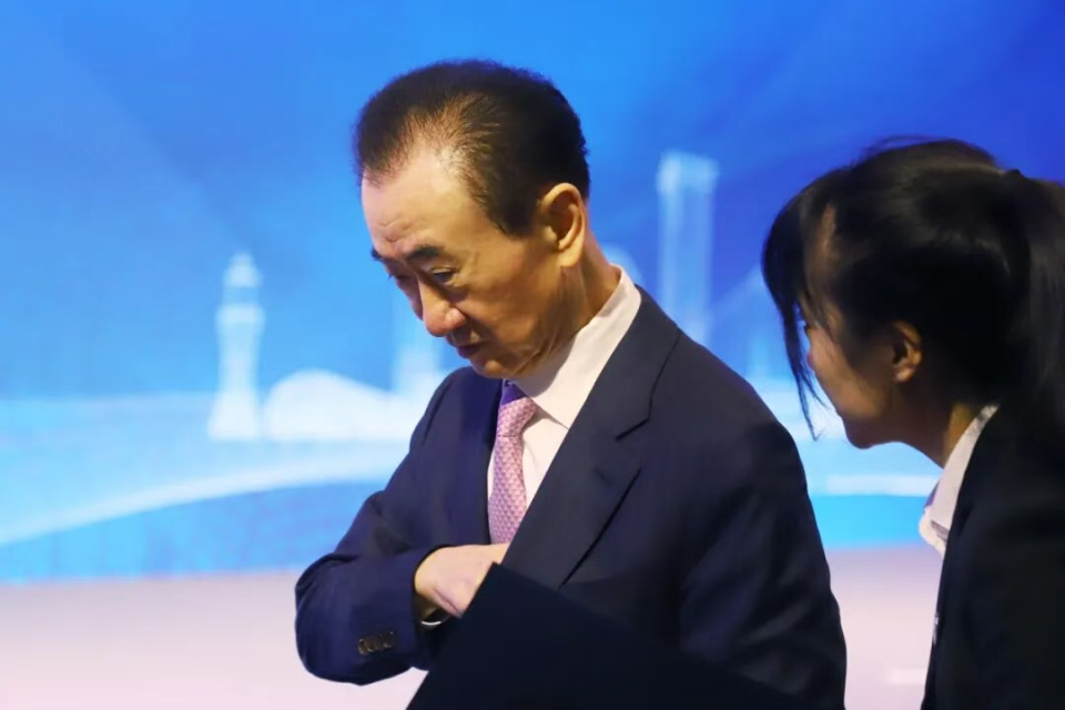 无比紧密, 当钱 无比紧密, 当钱