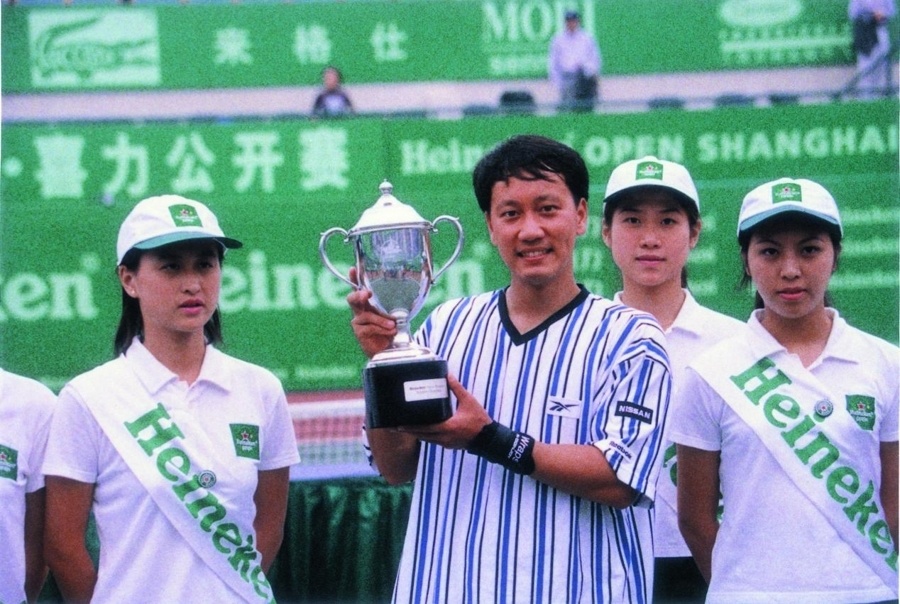 有不少球迷, 艾尔舒巴基, AA